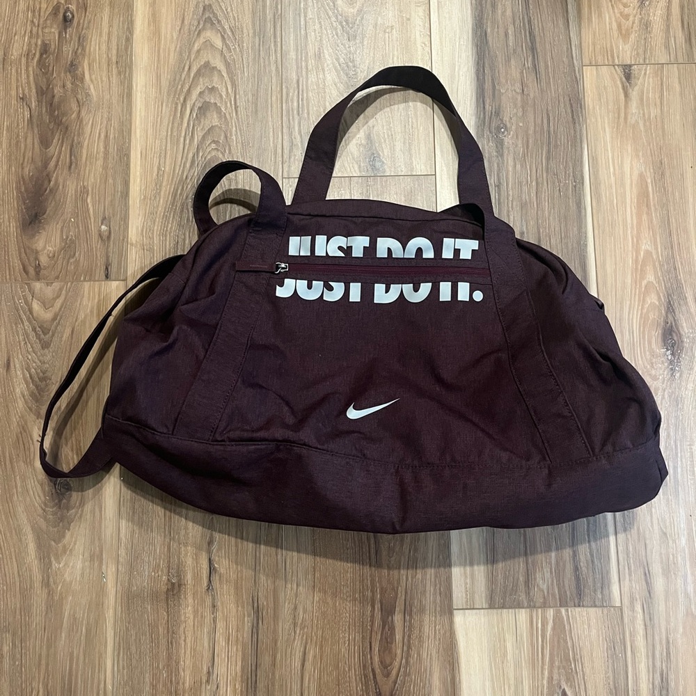 Nike duffel bag